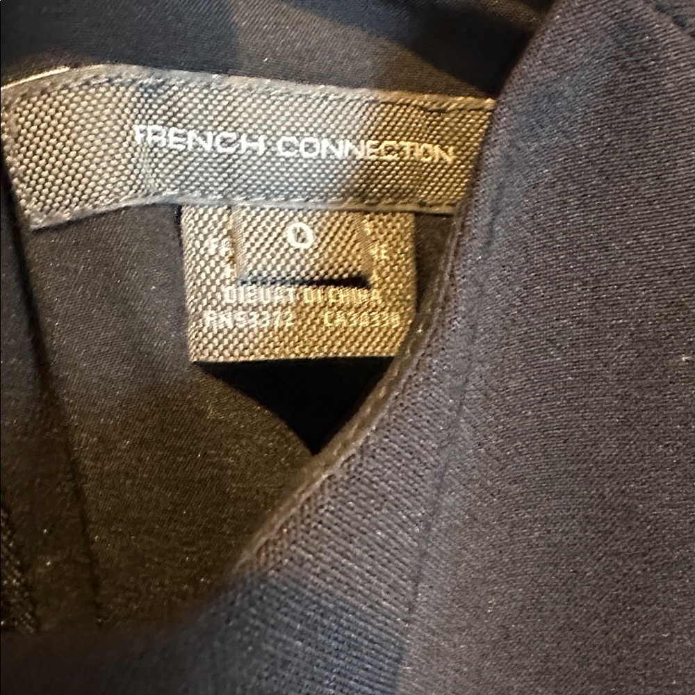 French Connection black sleeveless exposed back zipper dress size 0 NWOT - Picture 2 of 4